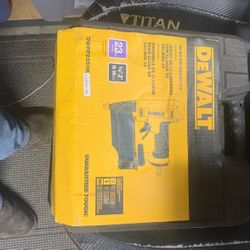 Dewalt23 Ga Nailer Kit 