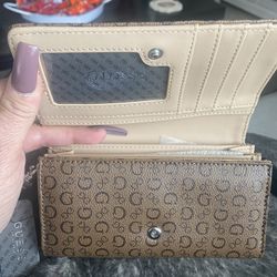 Guess Wallet Authentic 