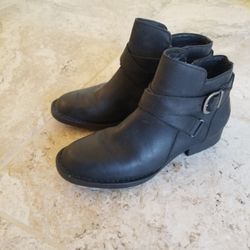 Black Leather BOOTIES