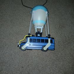 Fortnite Battle Bus Does Not Come With Figures