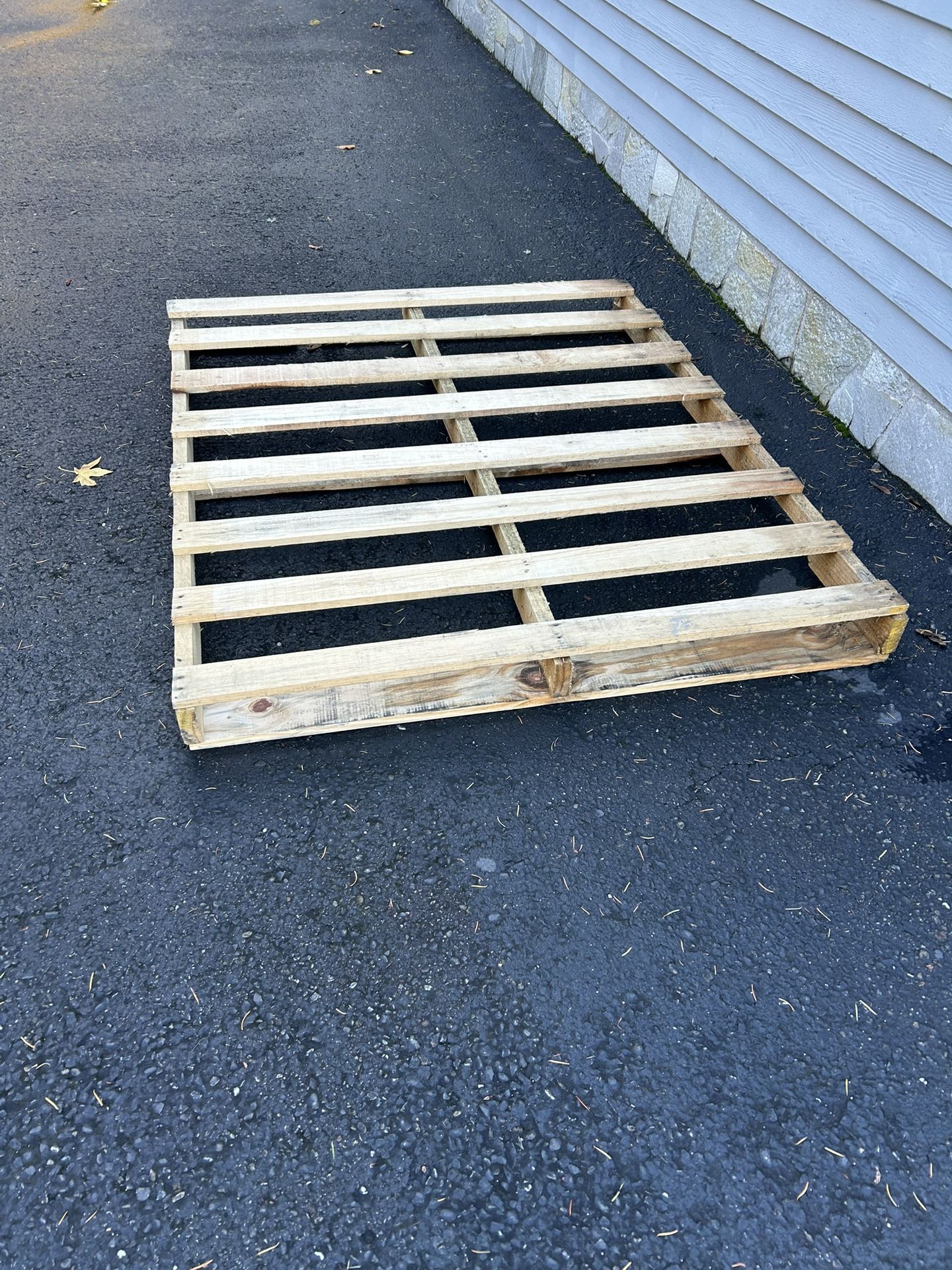 FREE Pallet