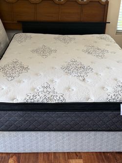 USED QUEEN SIZE MATTRESS ONLY