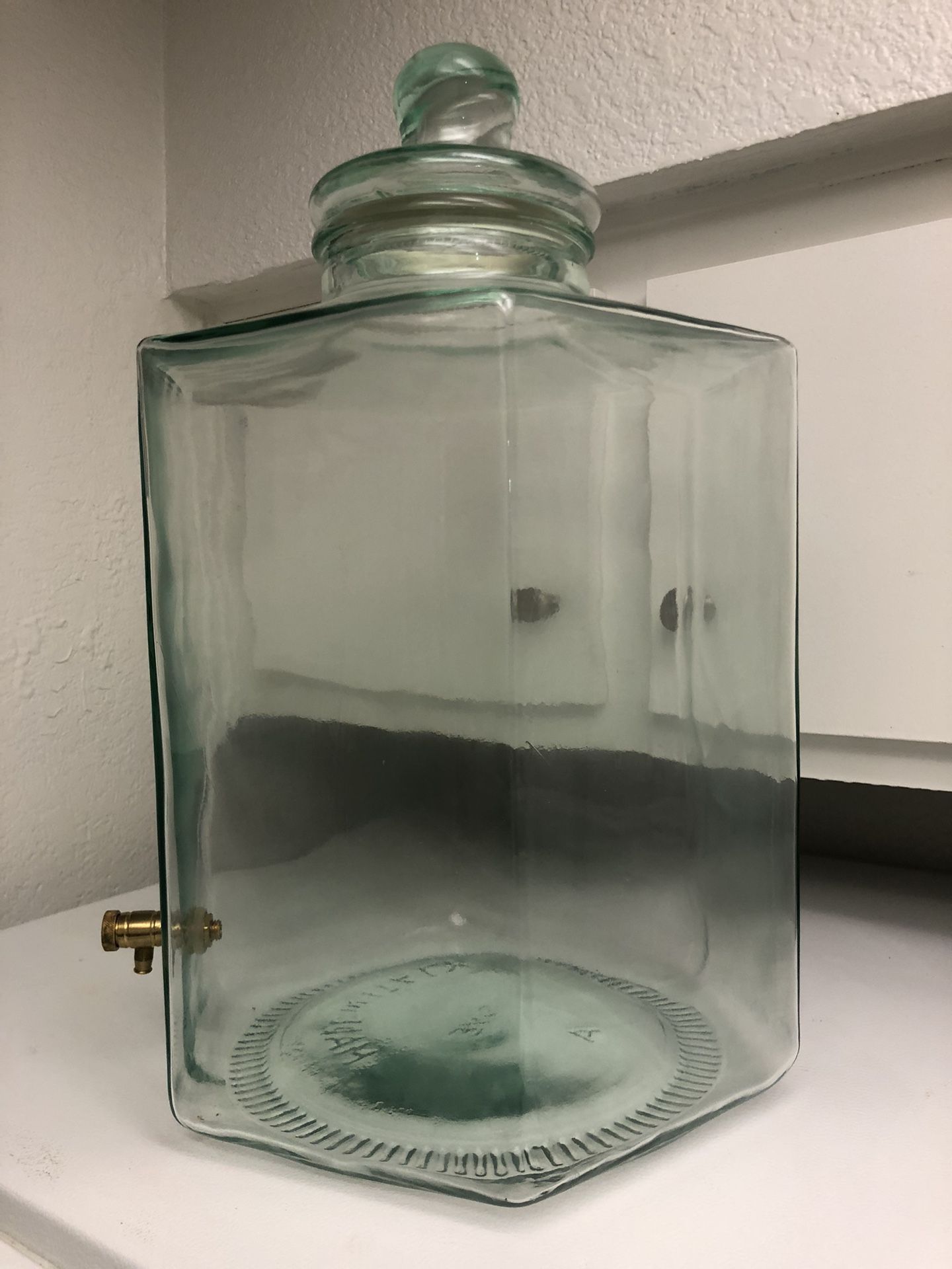 5 Gallon Glass Beverage Dispenser