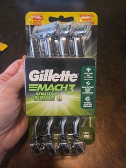 Gillette Mach3 Sensitive Razors for Men, Men’s Disposable Razors, Pivoting Head for Close and Comfortable Shave, 7 Count