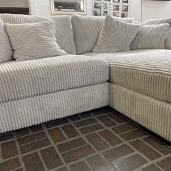 BRAND NEW OVERSIZED SECTIONAL SOFA 