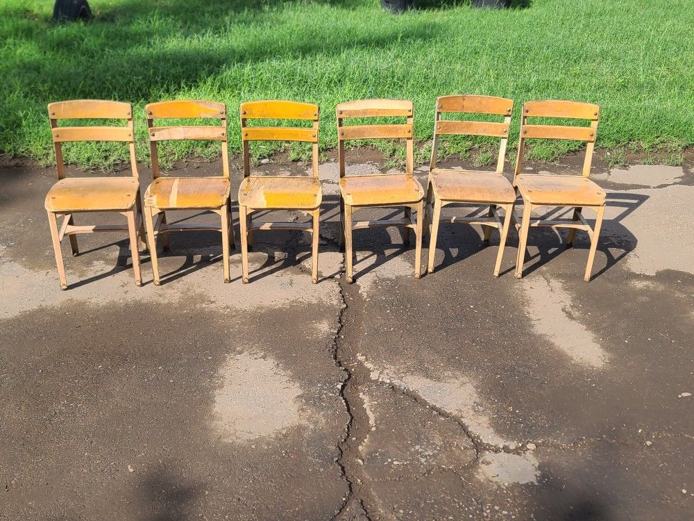 6 Small Vintage School Chairs 1966
