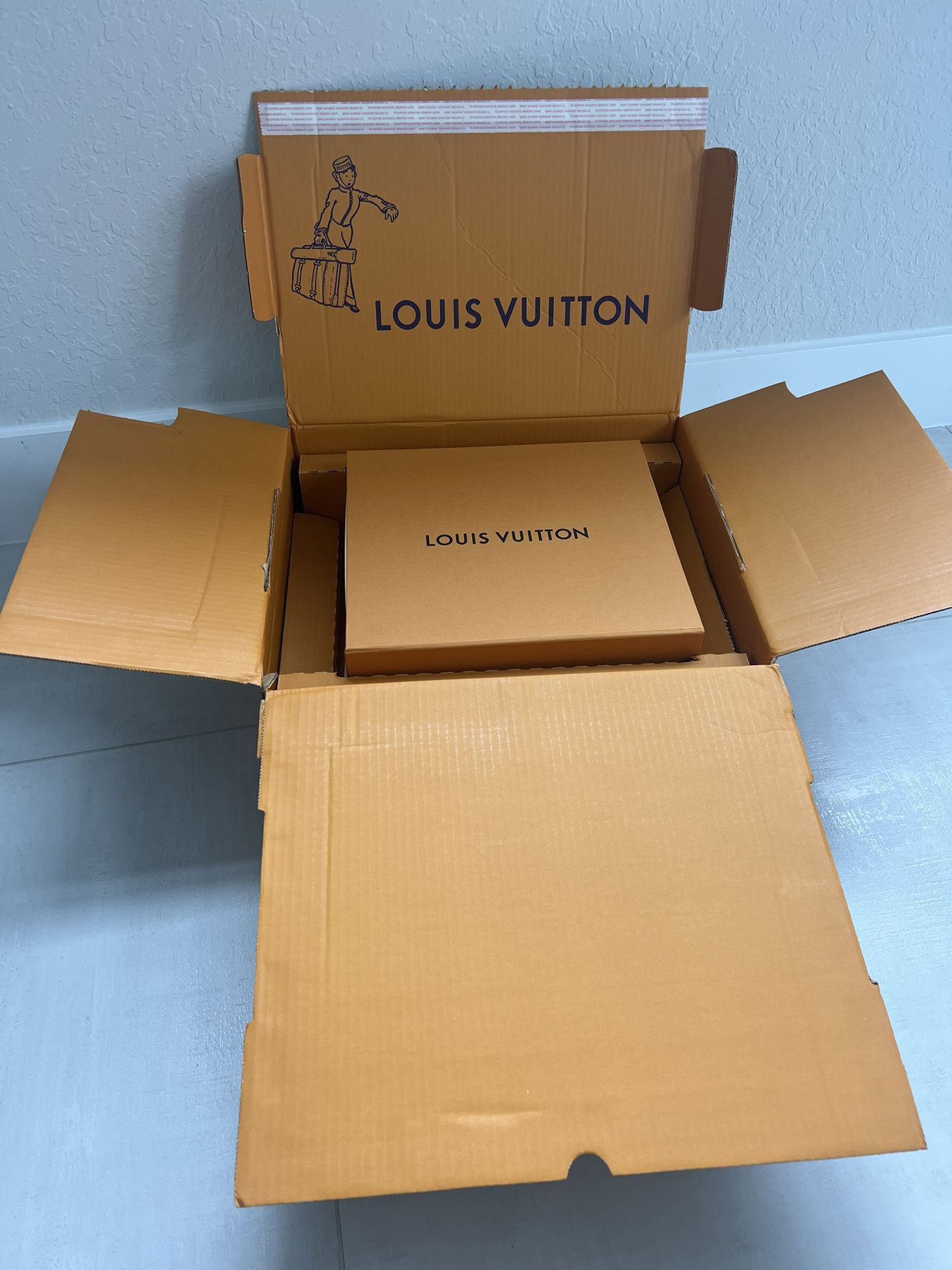 Louis Vuitton Neverfull bb for Sale in Boynton Beach, FL - OfferUp