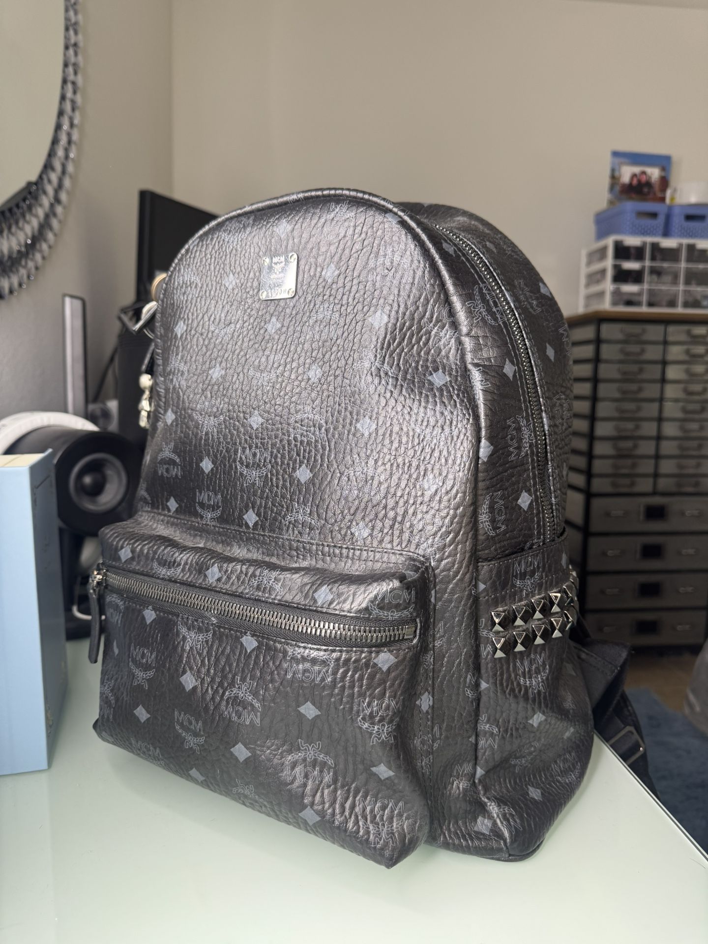 MCM BACKPACK STARK SIDE STUDS