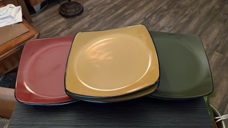 Designer plates, three different colors