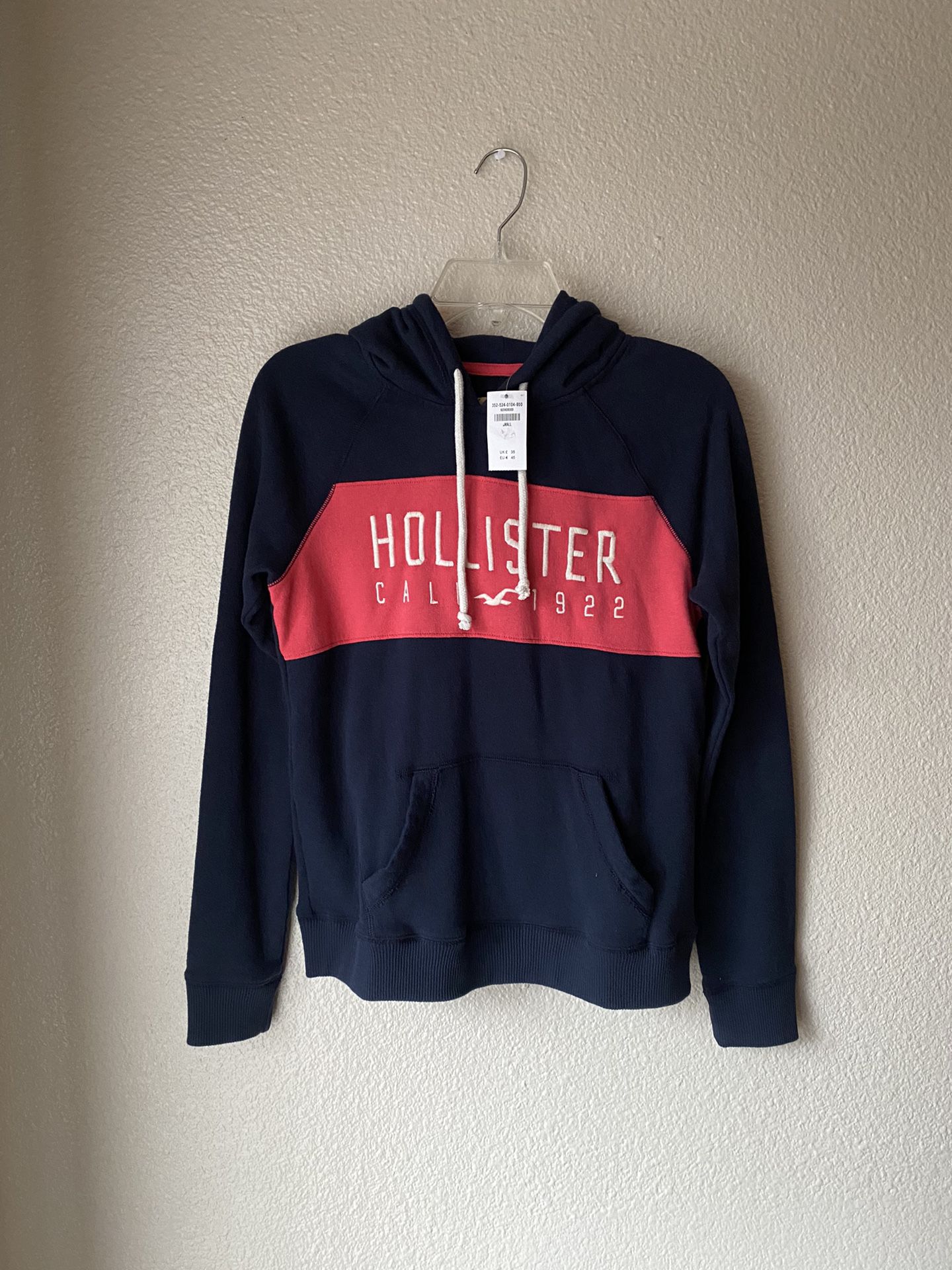 Brand New Woman’s Hollister brand Navy Blue Hoodie Up For Sale 