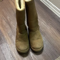 ugg brown boots.  size 8