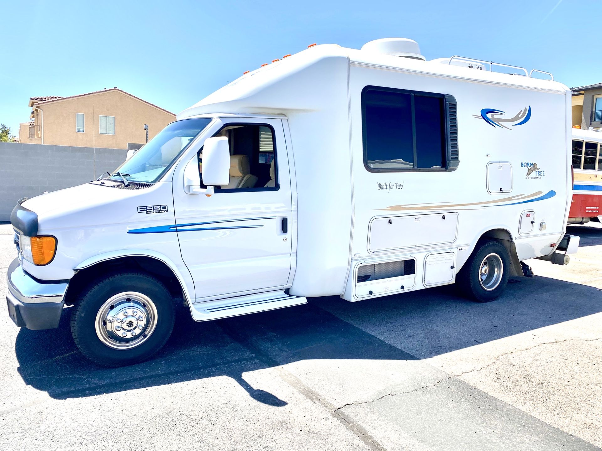 2004 born free class B Motorhome 19ft $26,500