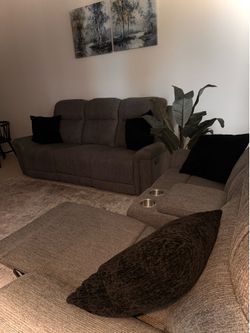 Couch set with 4 free pillows included!