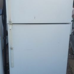 WHIRLPOOL REFRIGERATOR WORKING PERFECT 
