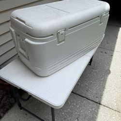 Large Igloo Cooler with Hatch 100 Qt  Sportsman