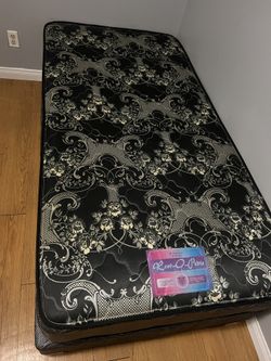 Twin Size Mattress And Base 