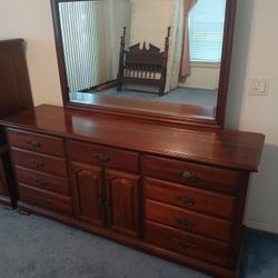 Dresser & Mirror 