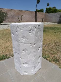 Vintage 24 inch tall floor pedestal white in color plaster of paris very nice located in palm springs ca excellent