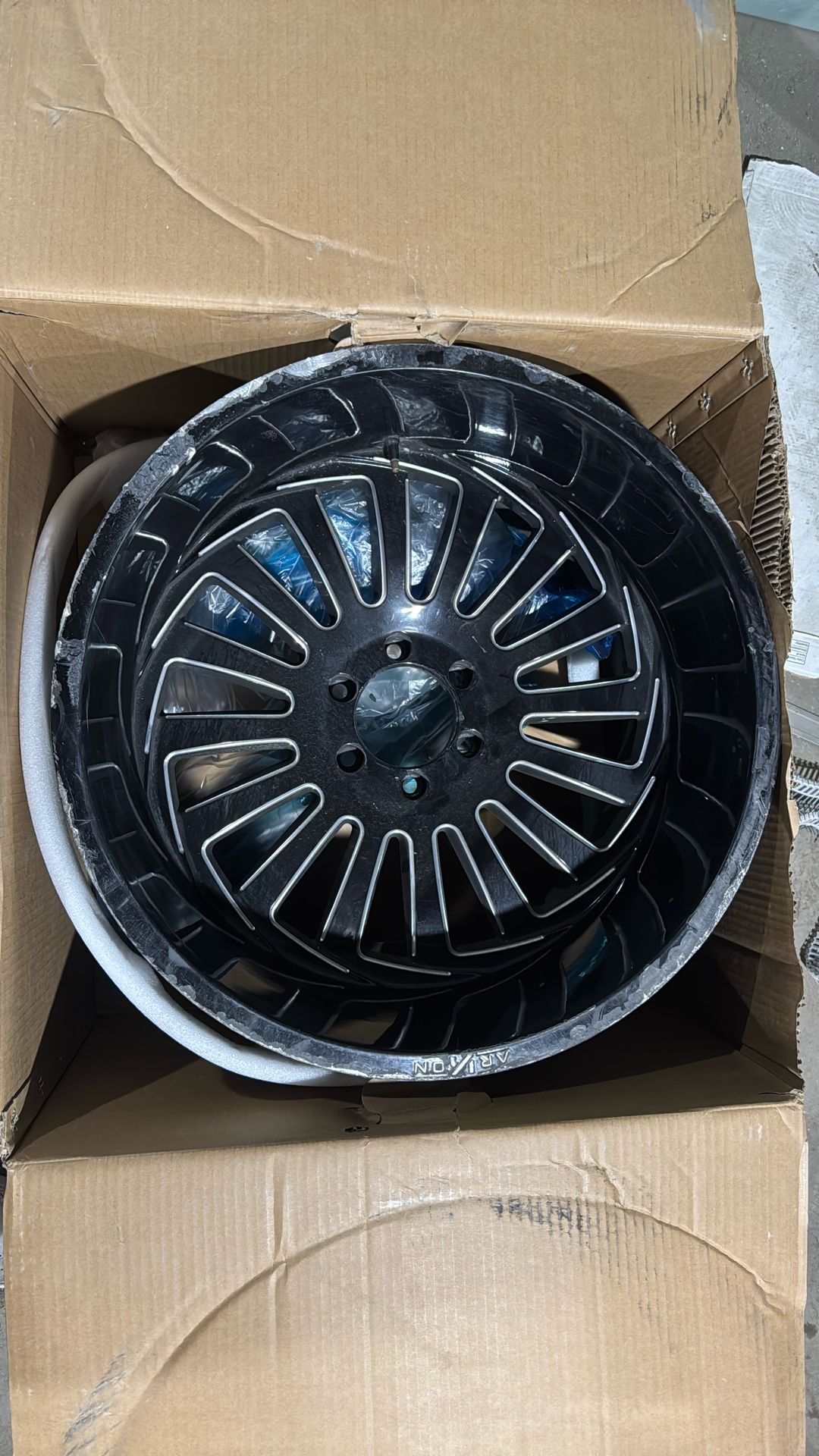 Akron 22x12.5 6 Lug.
