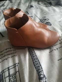Girls size 10 boots/booties