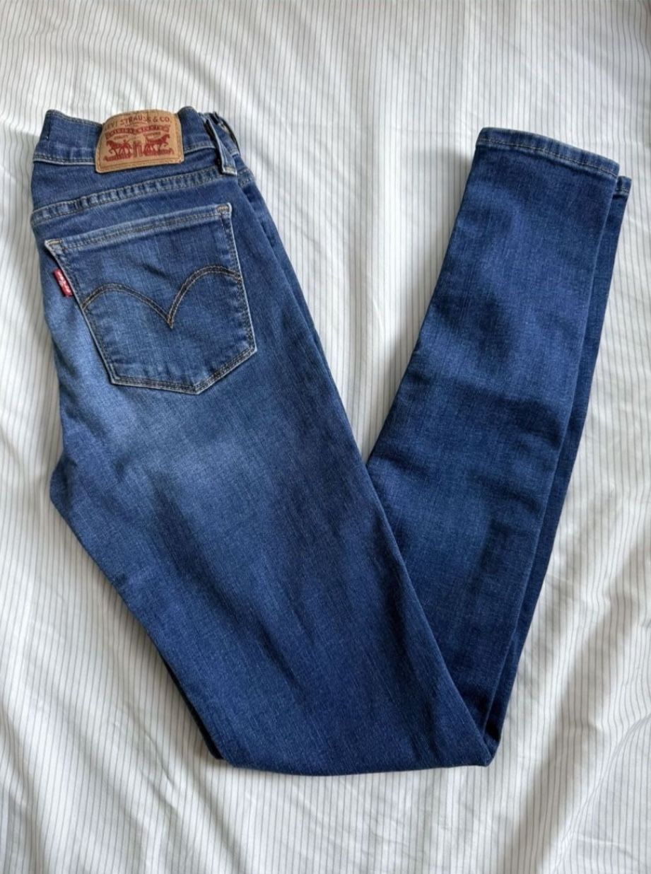 Women’s Levi’s Jeans 