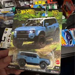 Land Cruiser Hot Wheels Premium 