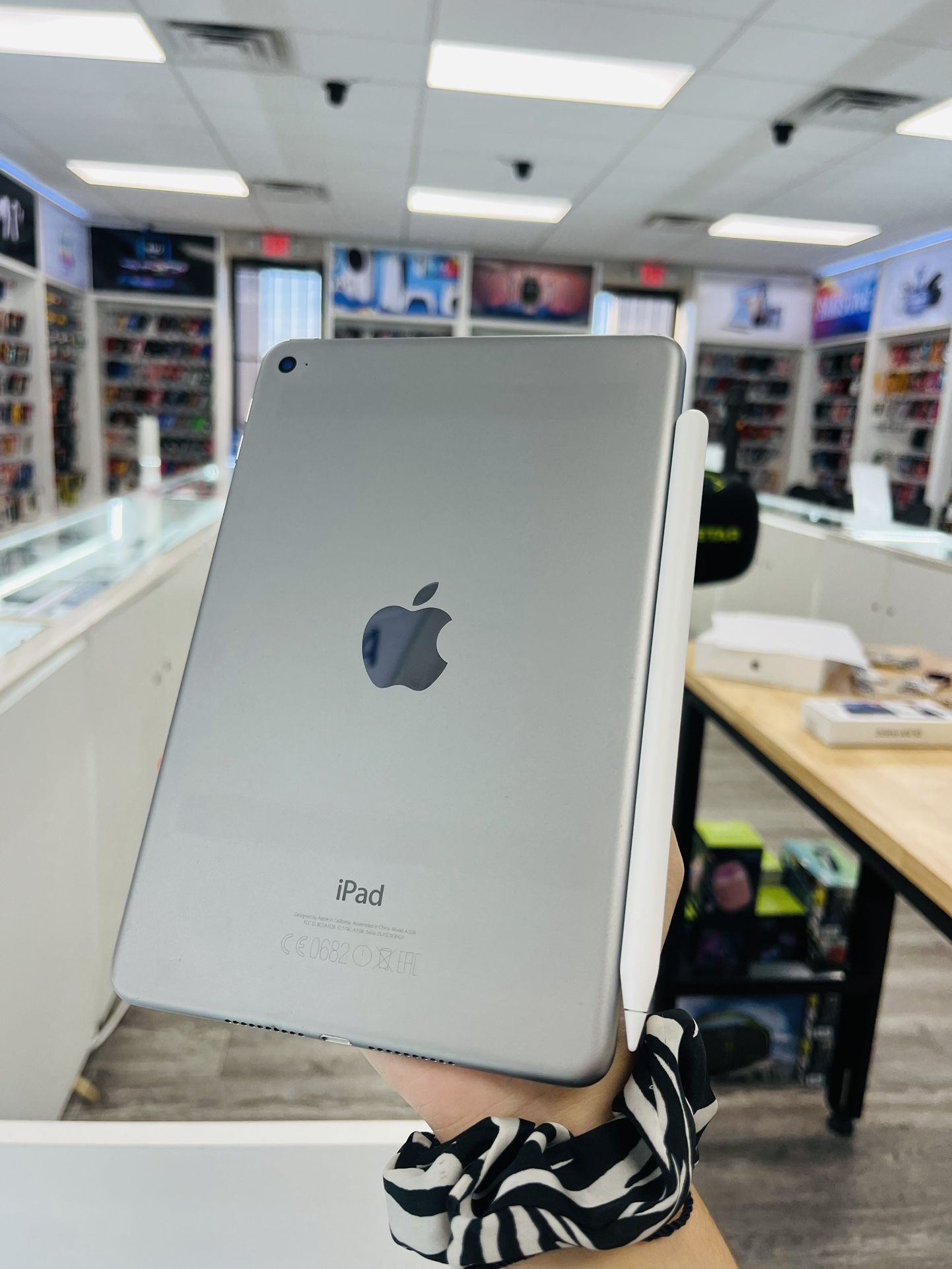 iPad Mini 4th Gen 32gb - infinityhomeware.co.za