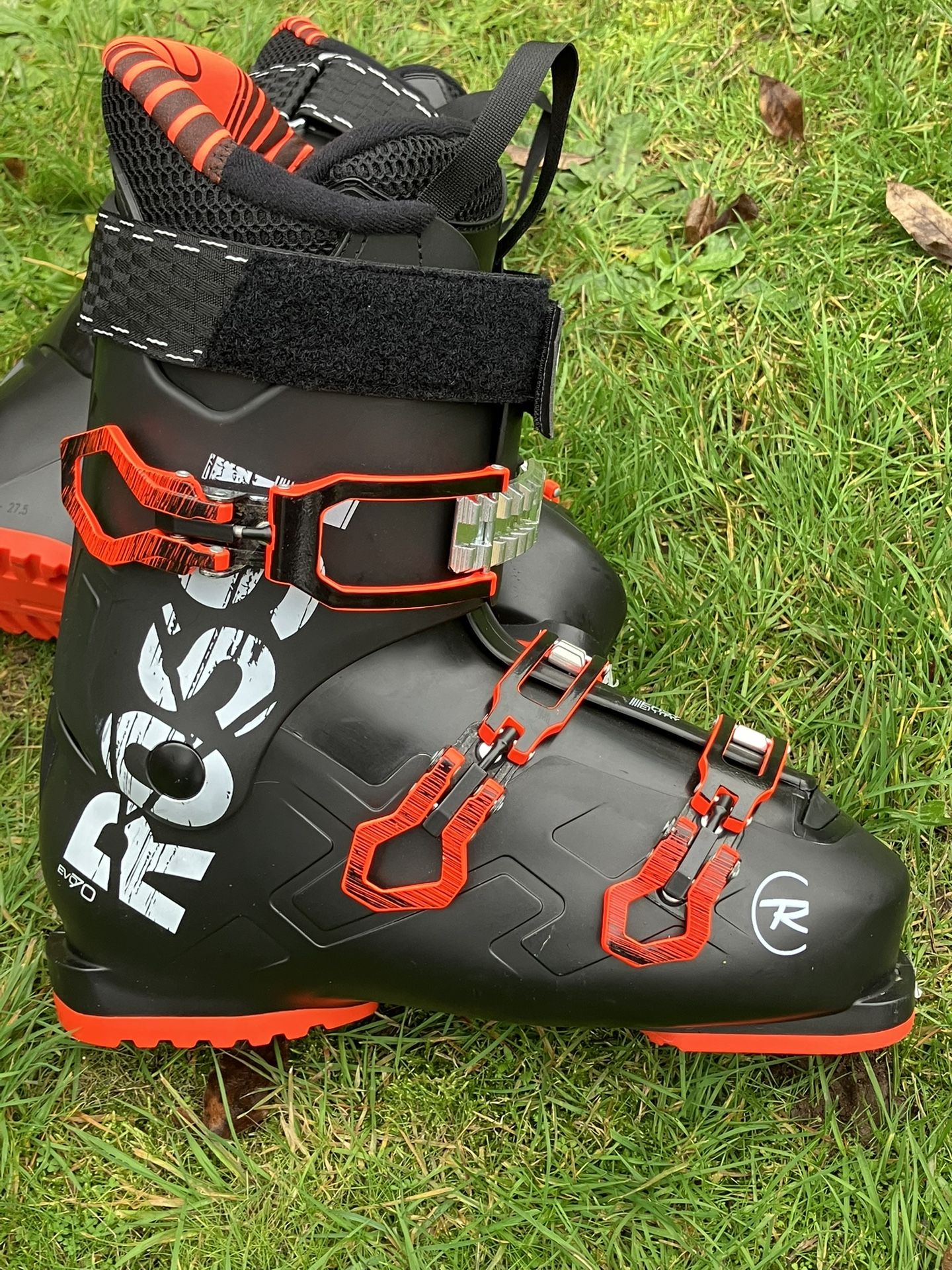 Rossi ski boots size 9