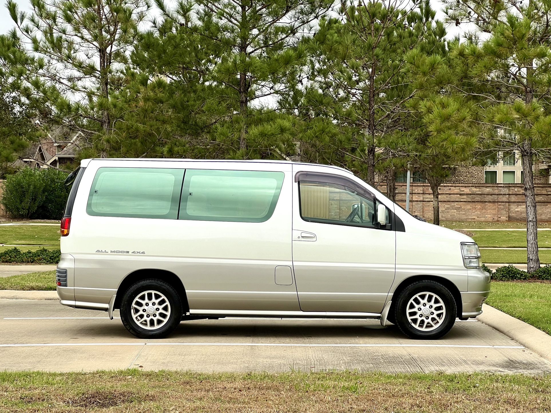 1997 Nissan Elgrand 4X4 Camper Van 55k Miles