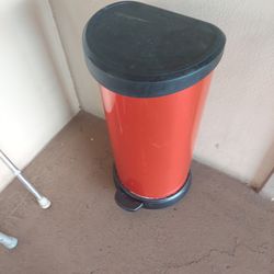 Trash can