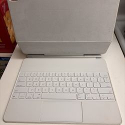 Apple Magic Keyboard for iPad – White (Used)