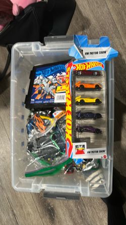 Lots of hot wheels