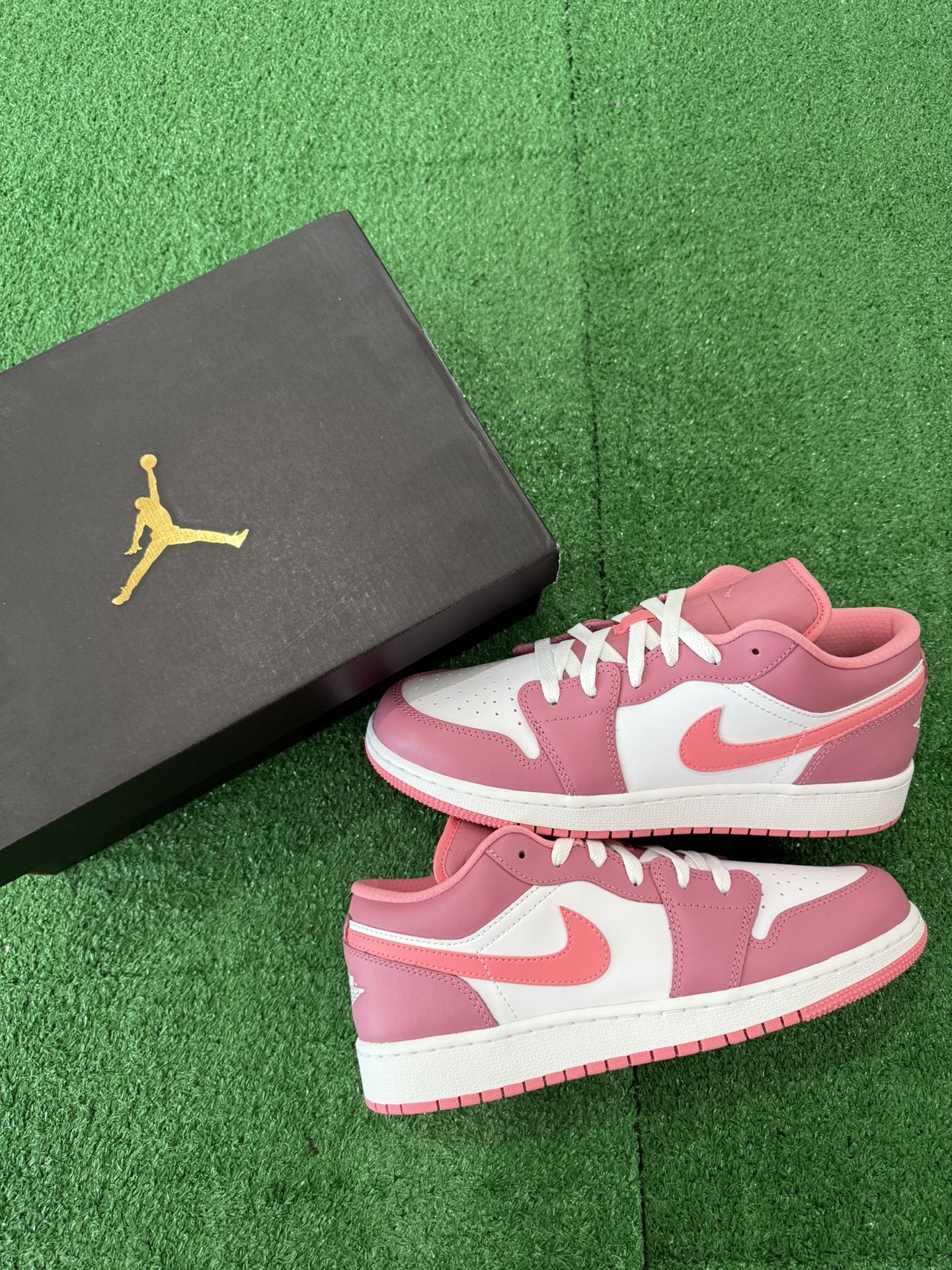 Jordan 1 Low Desert Berry