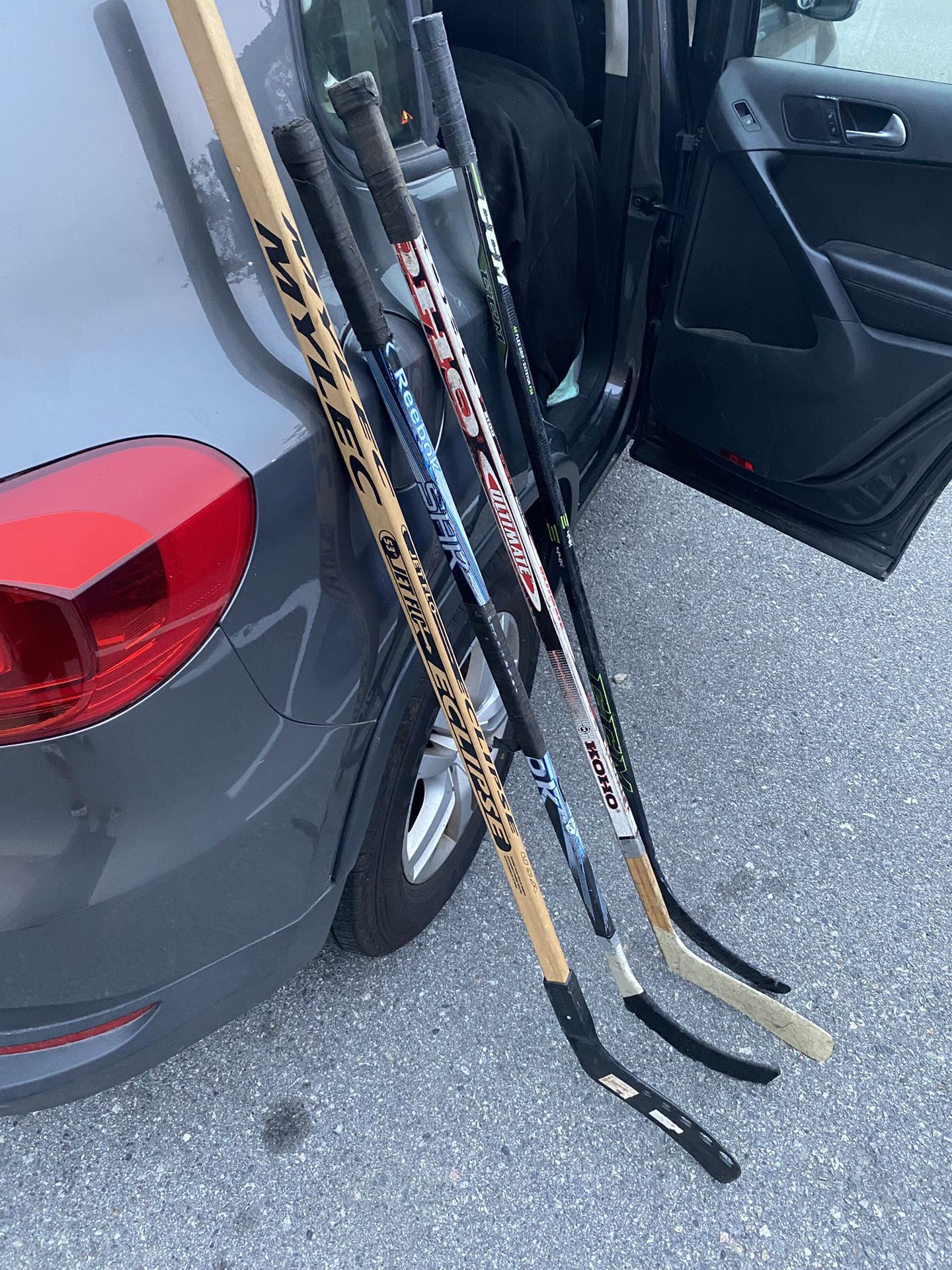 Hockey Sticks 2 Left
