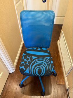 blue and black office chair 🪑