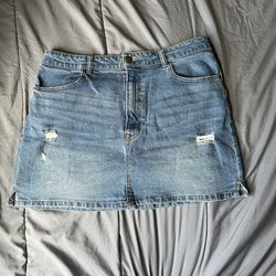 Cute medium length skirt 