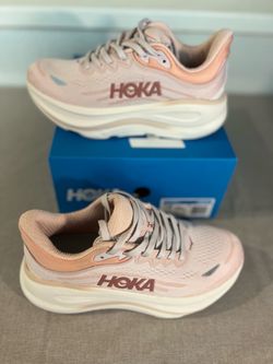 HOKA Bondi – Women’s 7.5B / Men’s 6D