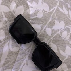 Louis Vuitton Glasses 