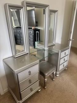 Tocador Vanity