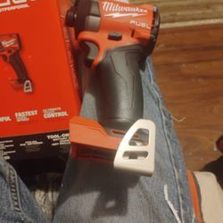 Milwaukee  M18 Fuel 1/4 Hex  Impact Driver
