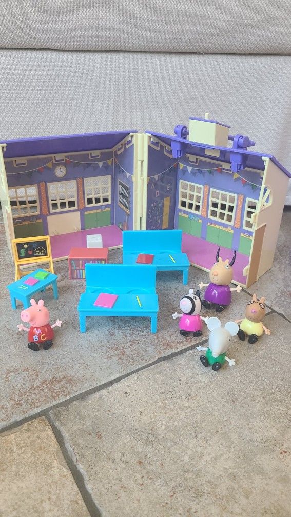 Peppa Pig Schoolhouse Playset