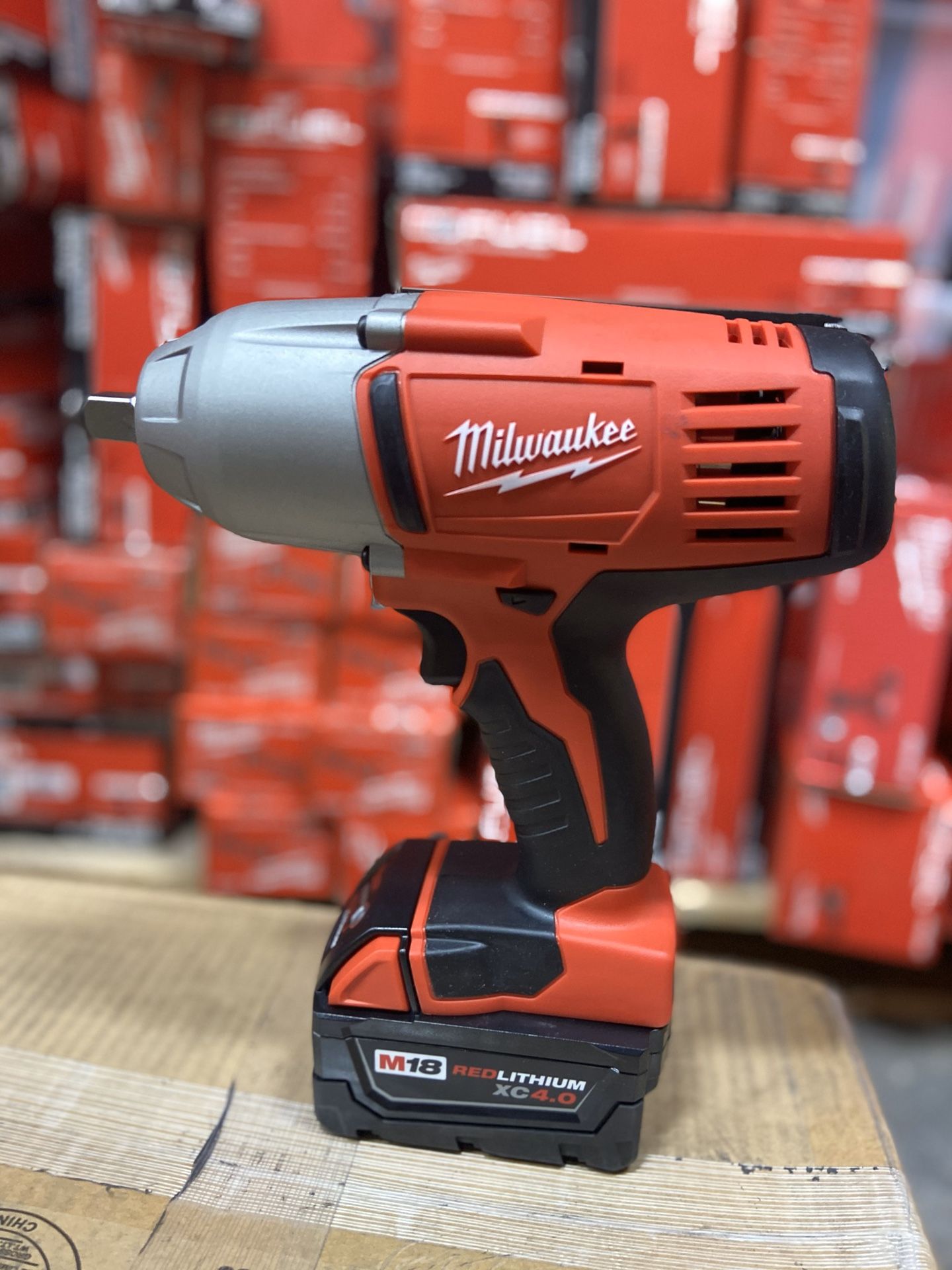 Brand new milwaukee 2663-20 1/2 impact wrench with 4.0 battery