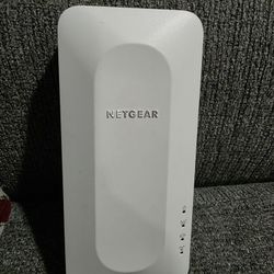NETGEAR - AX1800 WiFi 6 Mesh Range Extender and Signal Booster, Wall-Plug, 1.8Gbps (EAX14)