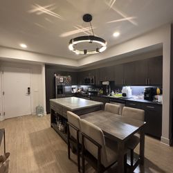 Kitchen Island/dining table