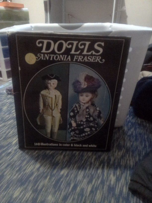 Dolls Antonia Fraser 