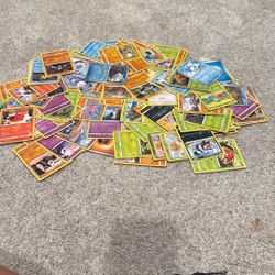 100 Pokémon cards