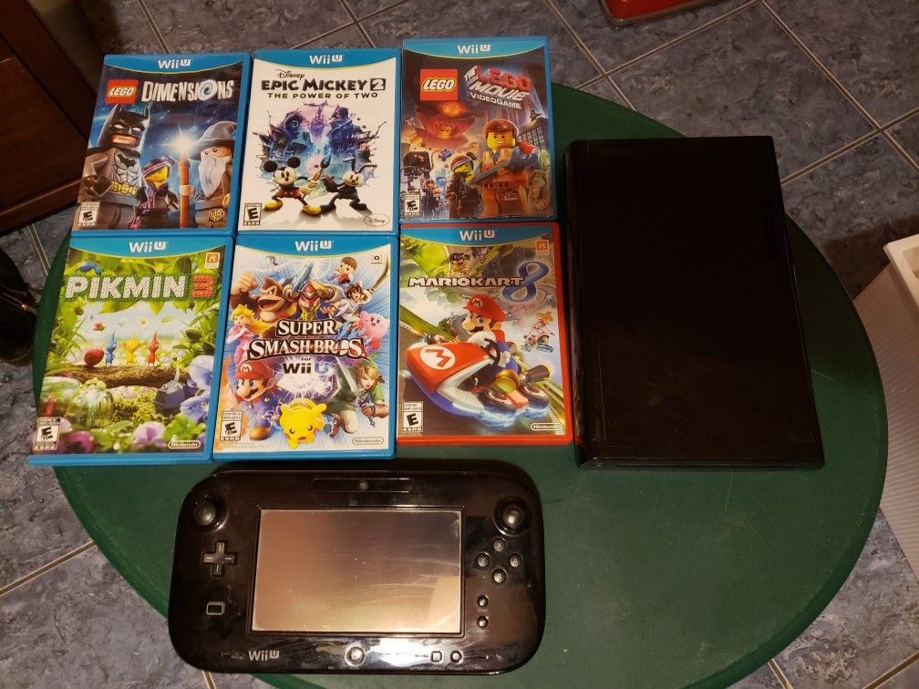Nintendo Wii u console and games