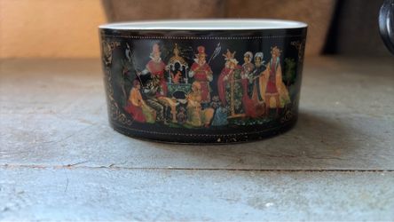 VTG Palekh Russian Art Porcelain Oval Jewelry/Trinket Box Tale "Tzar Saltan" Fairy Tale, based on the poem of Alexander Pushkin. Made in USSR 1989 by 