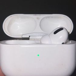 Apple Airpods Case With One Earbud