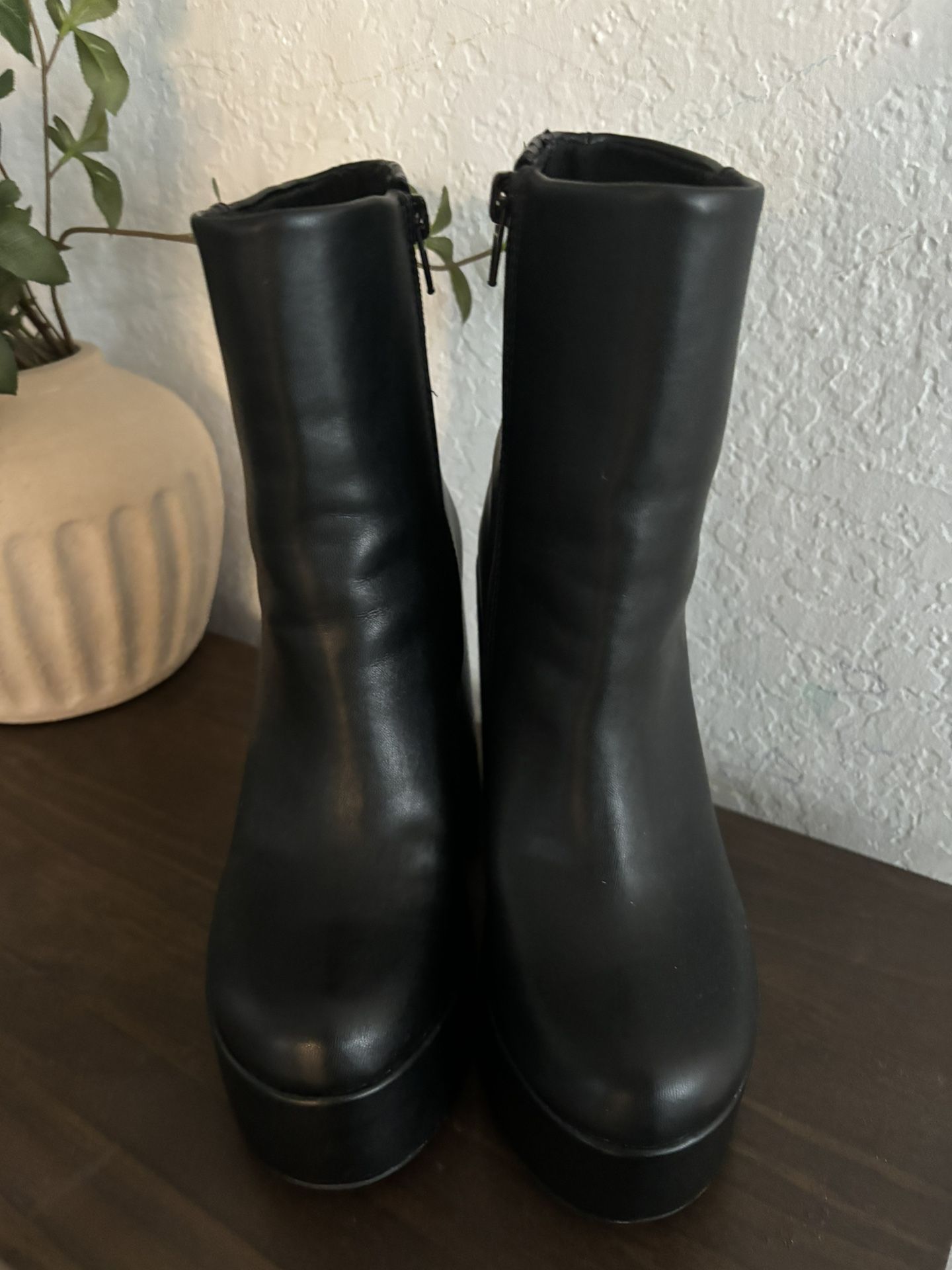 Black Platform Boots, Size 6